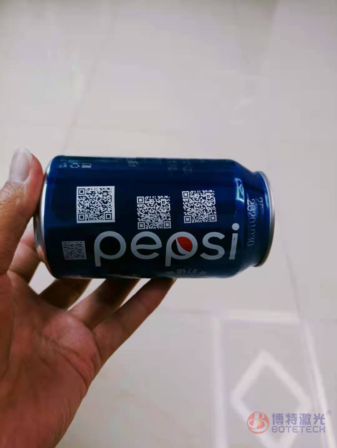 可乐瓶激光打标机 可乐瓶激光打标机