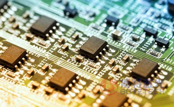 紫外激光打标机PCB板冷加工镭雕优势