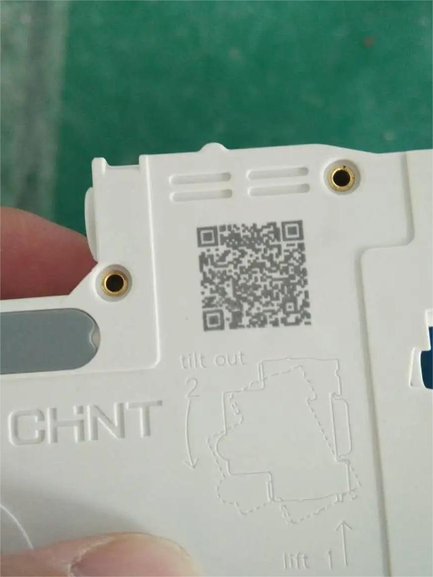激光打标机在ABS+PC料上镭射：塑料材料打标的新突破